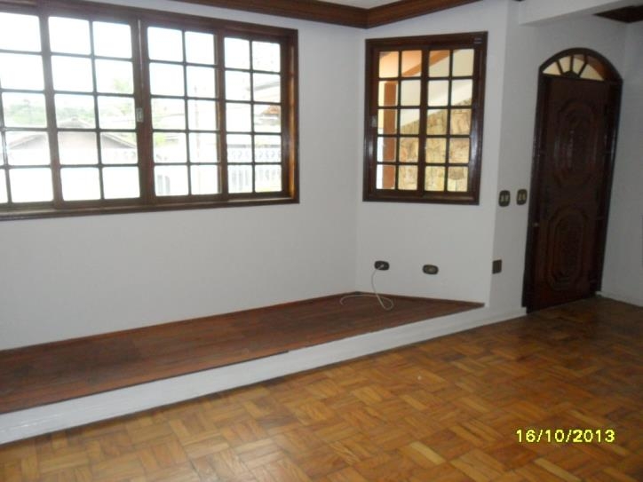 Casa à venda com 4 quartos, 200m² - Foto 3